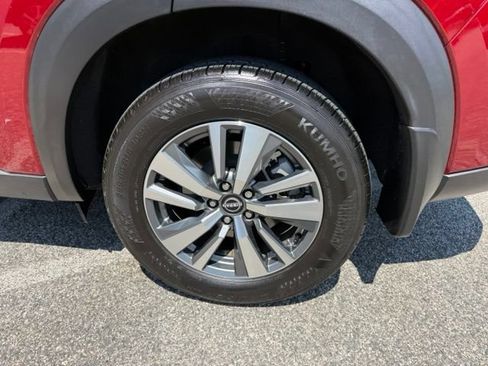 Certified 2025 Nissan Pathfinder SL AWD/4WD image 14
