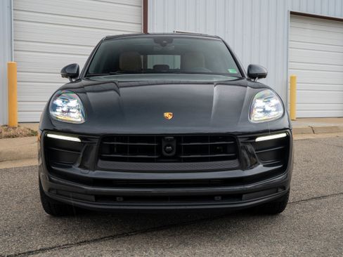 Certified 2025 Porsche Macan image 10