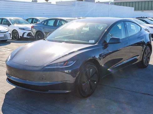 Used 2025 Tesla Model 3 Long Range image 3