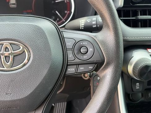 Used 2025 Toyota RAV4 LE AWD/4WD image 21
