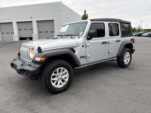 Used 2023 Jeep Wrangler Unlimited Sport AWD/4WD image 5