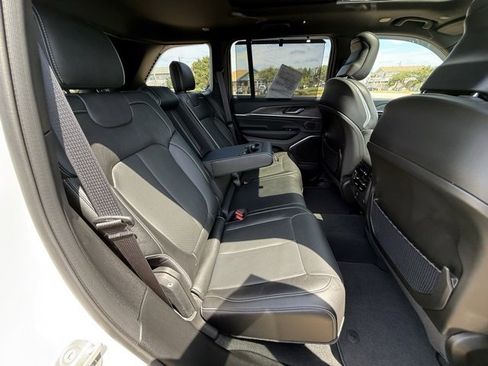 Certified 2023 Jeep Grand Cherokee Overland w/ Adv Protech Group III image 12