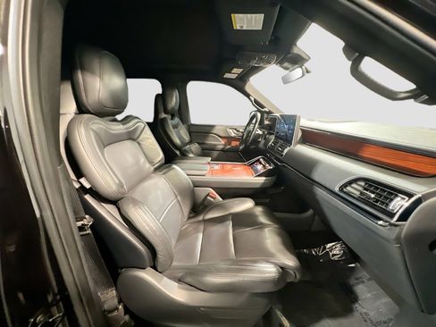 Used 2022 Lincoln Navigator L Reserve AWD/4WD image 24