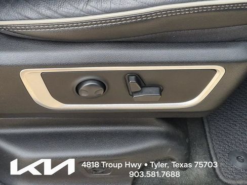 Used 2023 RAM 1500 Laramie AWD/4WD image 15