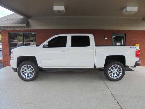 Used 2018 Chevrolet Silverado 1500 LT w/ All Star Edition AWD/4WD image 1