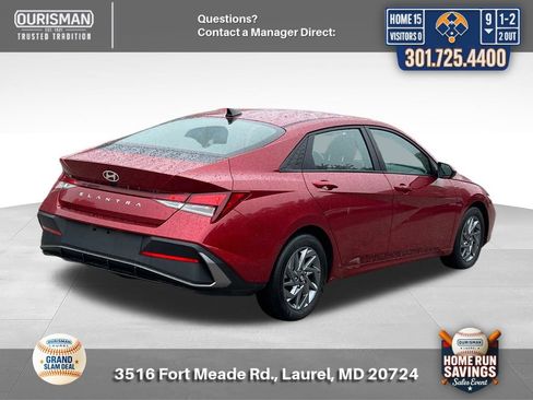 Used 2024 Hyundai Elantra SEL FWD image 3