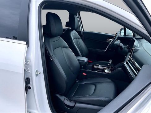 Certified 2024 Kia Sportage EX AWD/4WD image 8