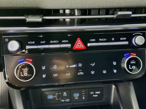 Certified 2025 Hyundai Santa Cruz Limited AWD/4WD image 16