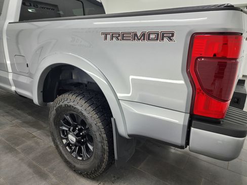 Used 2022 Ford F250 Platinum w/ Tremor Off-Road Package image 36