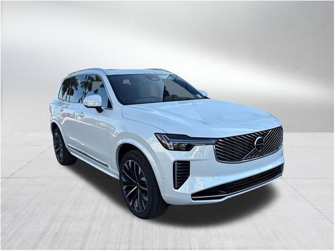 New 2026 Volvo XC90 T8 Plus image 3