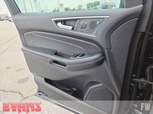 Used 2024 Ford Edge Titanium AWD/4WD image 18