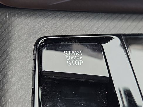 Used 2025 BMW X3 xDrive30i w/ Premium Package image 19