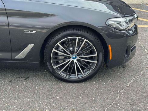 Used 2022 BMW 530e xDrive w/ Executive Package AWD/4WD image 9