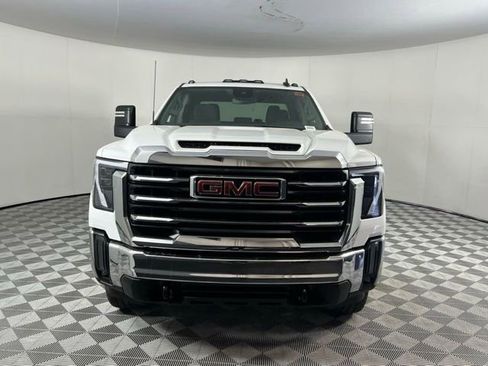 Used 2024 GMC Sierra 3500 SLE w/ SLE Value Package image 7