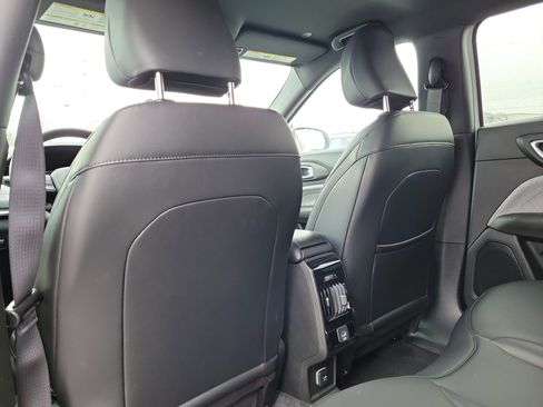 New 2026 Jeep Compass Latitude image 14