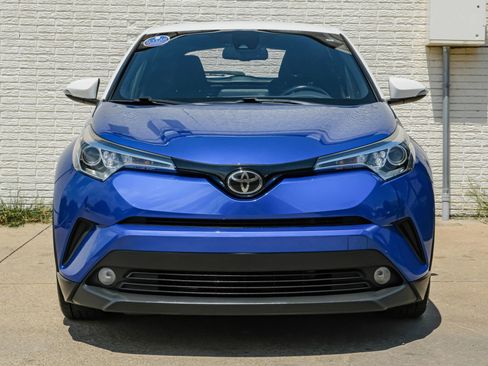 Used 2018 Toyota C-HR XLE image 4