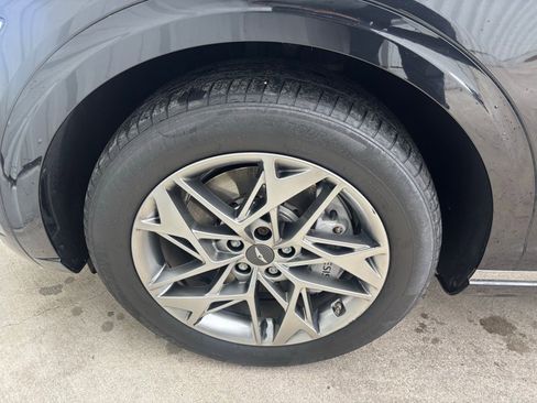 Used 2023 Genesis GV70 2.5T w/ Select Package image 11