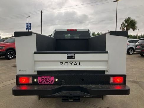 Used 2024 RAM 2500 Tradesman w/ Chrome Appearance Group AWD/4WD image 7