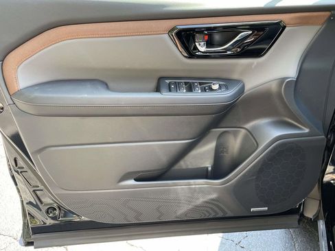 Used 2025 Subaru Forester Sport image 15