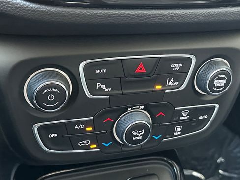 Used 2018 Jeep Compass Limited w/ Navigation Group image 19