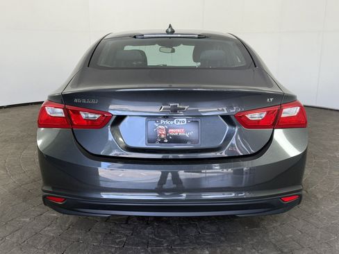 Used 2017 Chevrolet Malibu LT FWD image 6