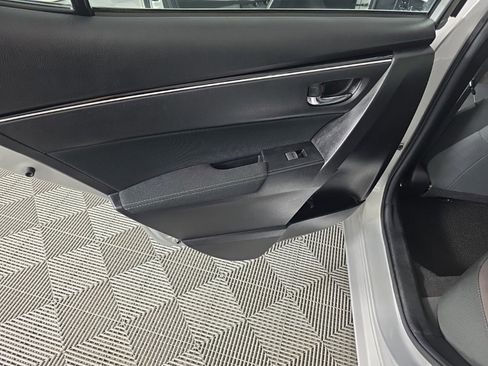 Used 2018 Toyota Corolla LE image 27