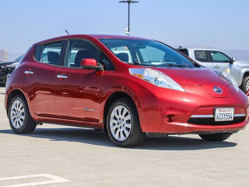 Used 2013 Nissan Leaf S FWD image 3