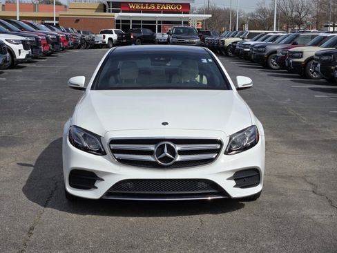 Used 2018 Mercedes-Benz E 300 4MATIC w/ Premium 2 Package image 2