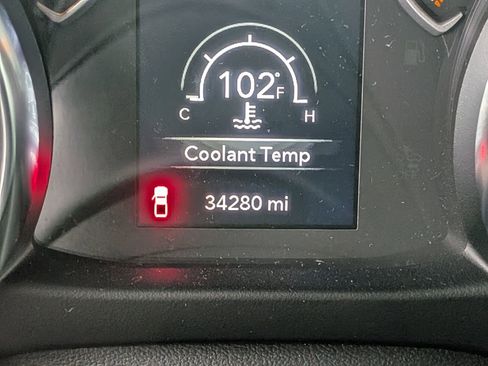 Used 2022 Jeep Gladiator Sport image 25