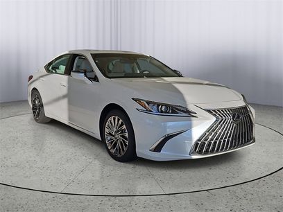 New 2025 Lexus ES 300h w/ Luxury Package