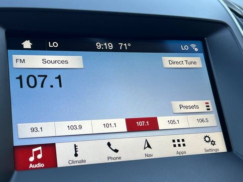 Used 2018 Ford Edge SEL w/ Equipment Group 201A FWD image 17
