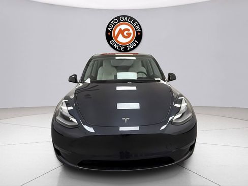 Used 2024 Tesla Model Y Long Range AWD/4WD image 8