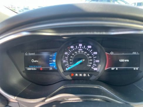 Used 2020 Ford Fusion SE FWD image 23