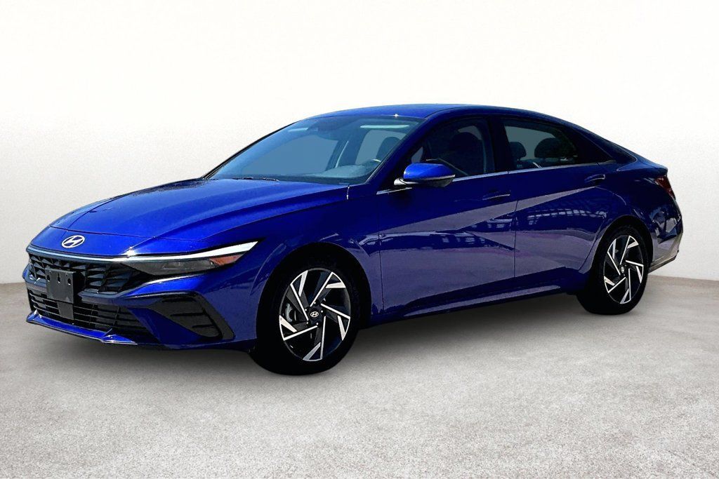 Used 2024 Hyundai Elantra Limited FWD image 5