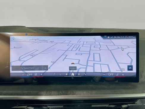 Used 2025 BMW X7 xDrive40i w/ Premium Package image 12