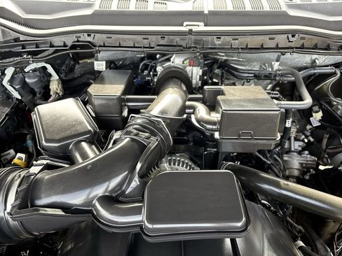Used 2022 Ford F250 Lariat w/ Black Appearance Package image 29
