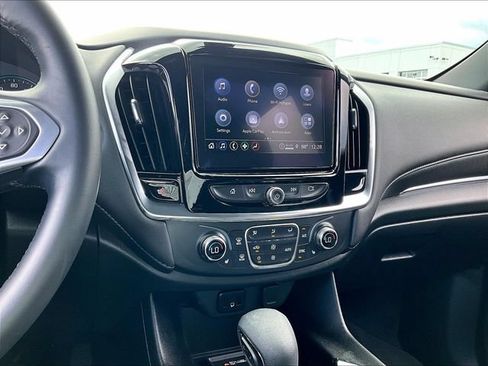 Used 2023 Chevrolet Traverse LT FWD image 19