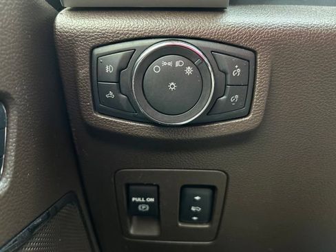 Used 2018 Ford F150 King Ranch w/ Equipment Group 601A Luxury AWD/4WD image 15