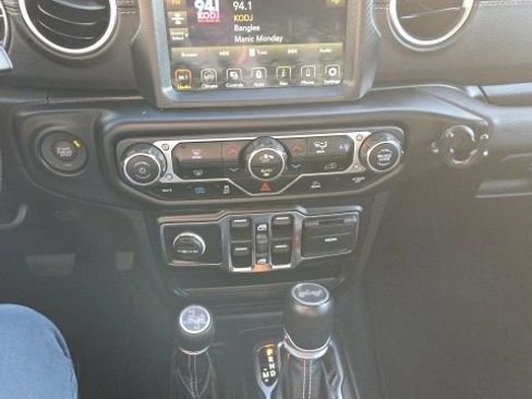 Used 2021 Jeep Wrangler Unlimited Sahara image 13