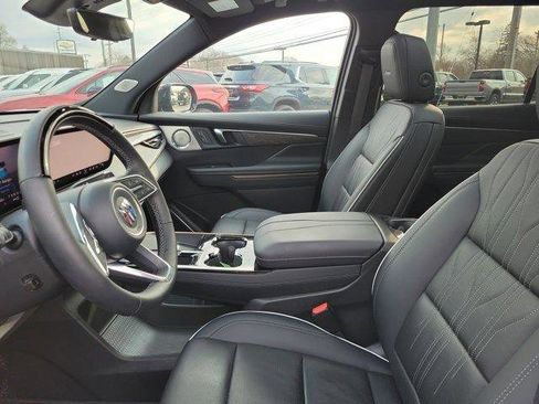 Used 2025 Buick Enclave Avenir w/ Super Cruise Package image 25