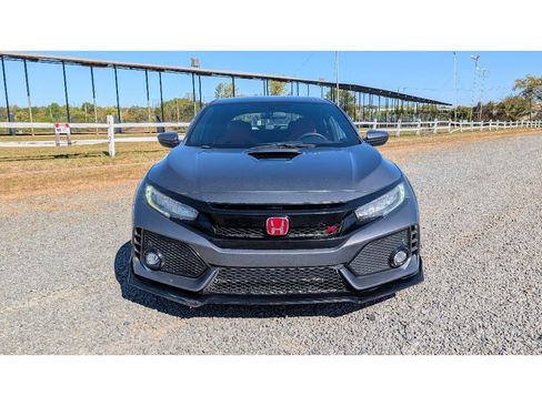Used 2018 Honda Civic Type R image 2