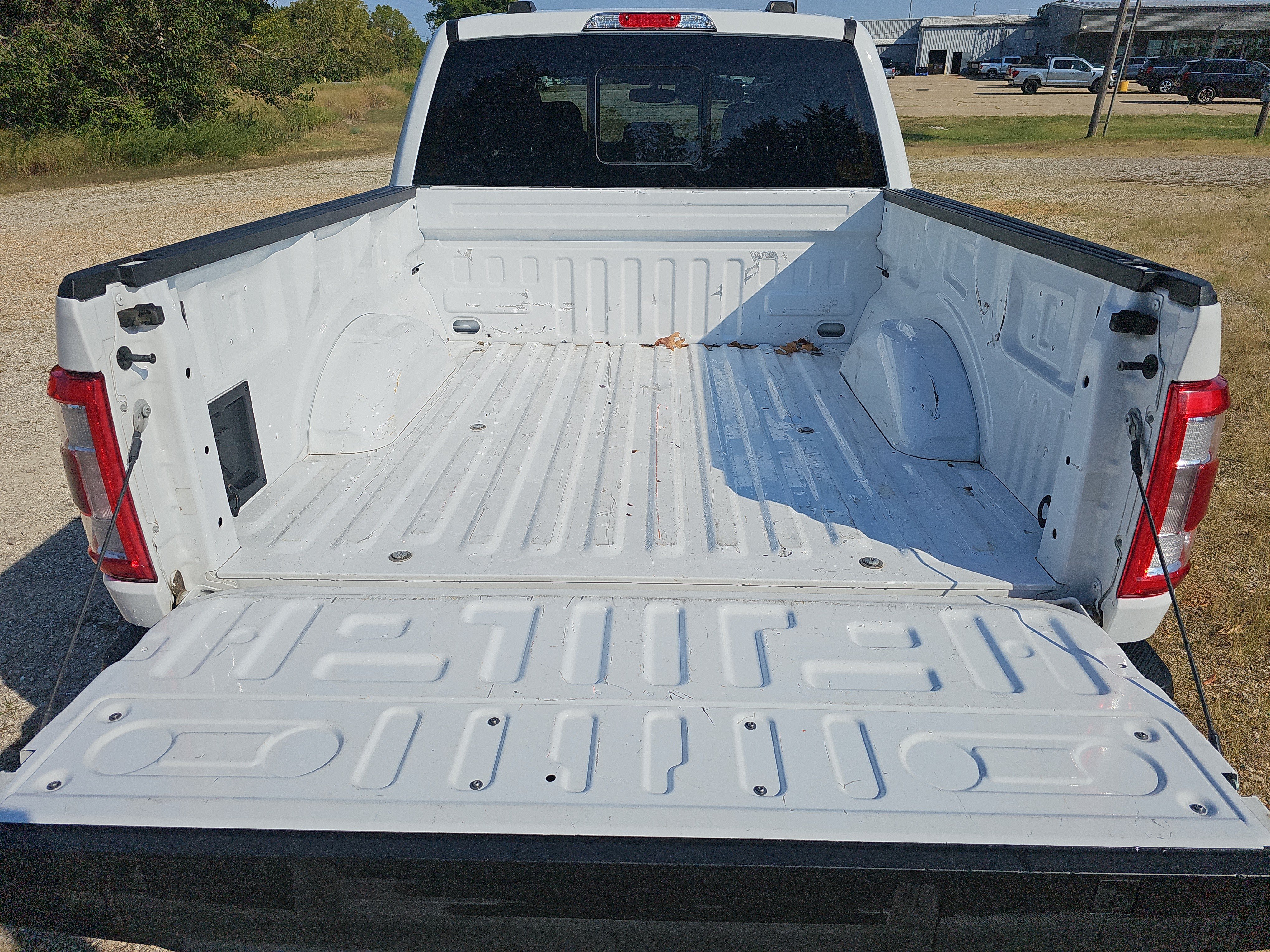 Used 2023 Ford F150 Lariat AWD/4WD image 9