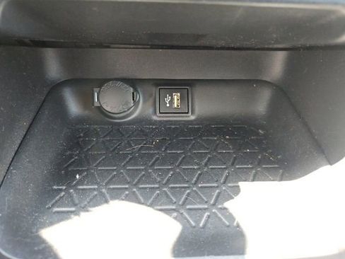 Used 2024 Toyota RAV4 XLE FWD image 51