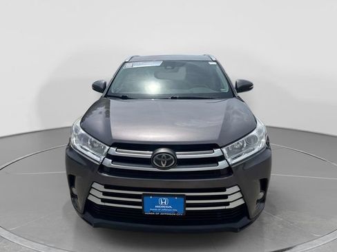 Used 2017 Toyota Highlander XLE AWD/4WD image 10