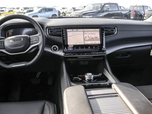 New 2026 Jeep Grand Wagoneer Limited w/ Premium Group II AWD/4WD image 18