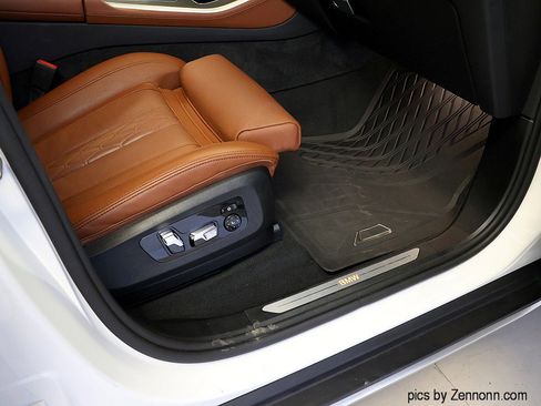 Certified 2025 BMW X5 xDrive40i w/ Climate Comfort Package image 38