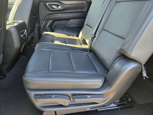 Used 2024 Chevrolet Suburban LT image 11