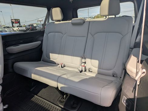 New 2026 Jeep Grand Wagoneer L Limited AWD/4WD image 30
