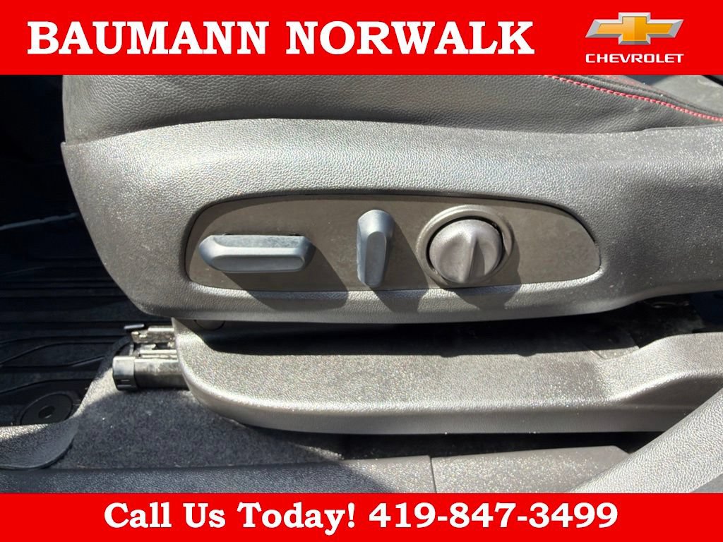 Used 2023 Chevrolet Equinox RS w/ RS Leather Package AWD/4WD image 21