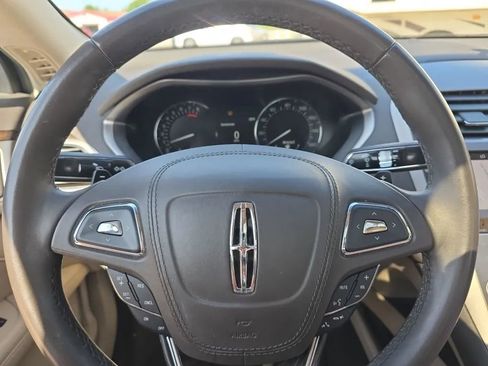Used 2017 Lincoln MKZ Reserve FWD image 19